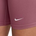 Spodenki treningowe damskie Nike Pro Seamless pink smoke/white 4