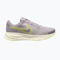 Buty do biegania damskie Nike Run Defy silver lilac/sail/cream ii/fennel