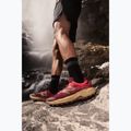 Buty do biegania męskie New Balance Rebel Trail V1 maple/neo flame 7
