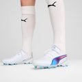 Buty piłkarskie PUMA King Ultimate FG/AG puma white/bluemazing/flat light grey/sunset glow 4