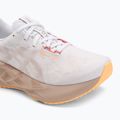 Buty do biegania damskie ASICS Novablast 5 white/fawn 7