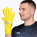 Rękawice bramkarskie dziecięce 4keepers Champ Colour Yellow VII RF2G Jr yellow 8