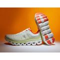 Buty do biegania męskie On Cloudflow 4 white/hay 9