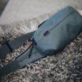 Saszetka nerka Thule Aion Sling Bag dark slate 13