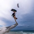 Latawiec kitesurfingowy DUOTONE Rebel SLS 2022 grey/coral red 5
