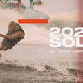 Deska wakeboardowa Slingshot Solo czarna/ czerwona/niebieska 7