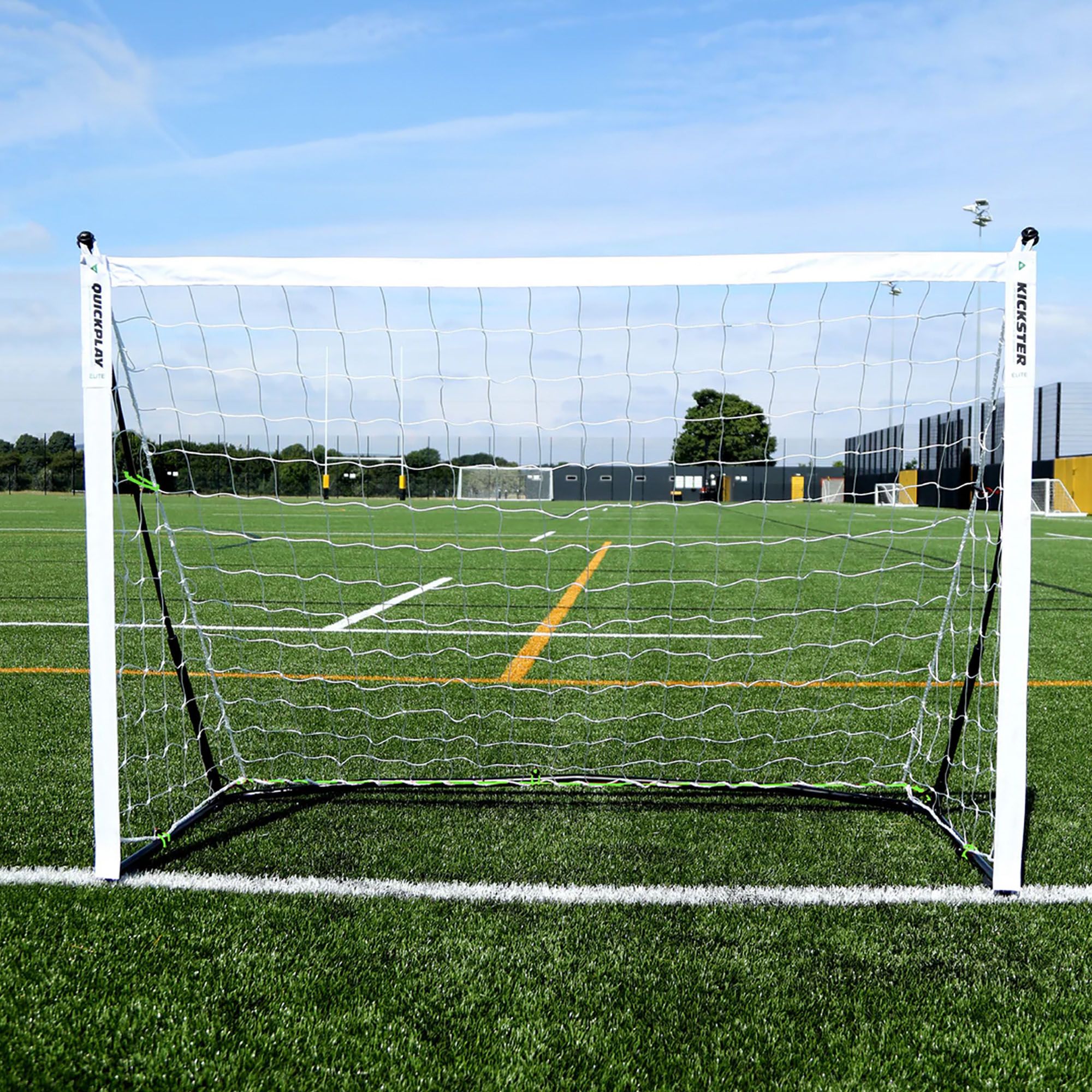 Bramka do piłki nożnej QuickPlay Kickster Elite 240 x 150 cm black/white 