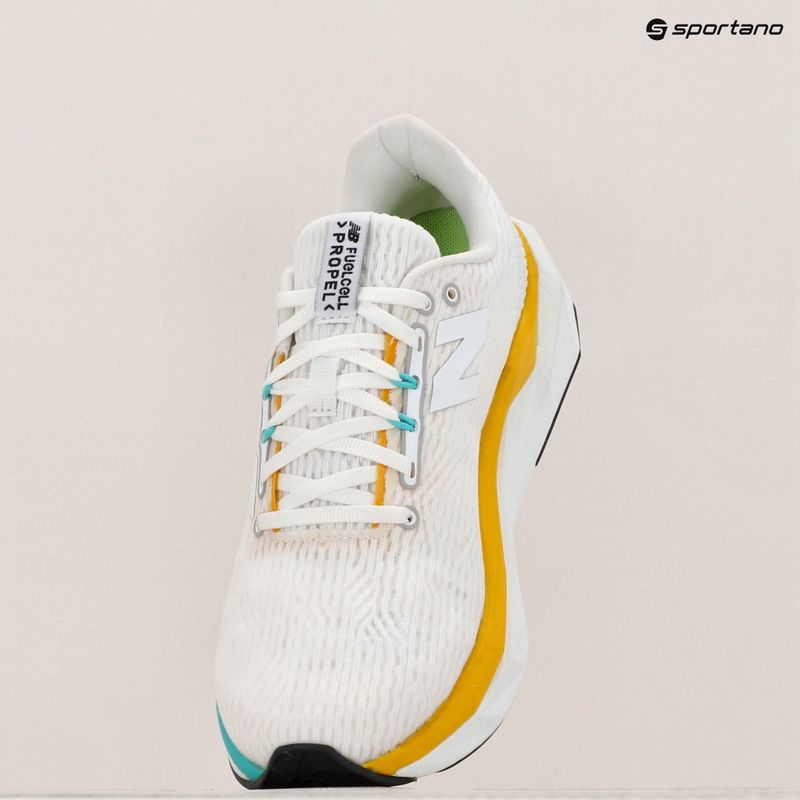 Buty do biegania damskie New Balance FuelCell Propel v5 white 16