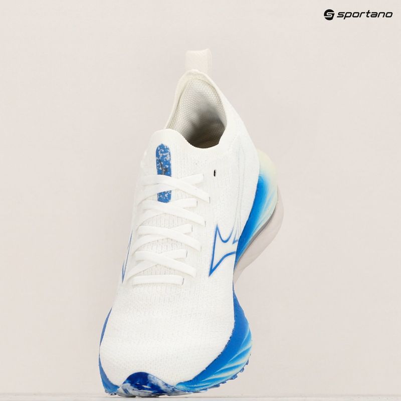 Buty do biegania damskie Mizuno Wave Neo Wind white/silver/peace blue 19