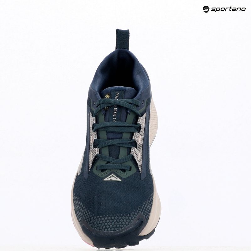 Buty do biegania damskie Nike Pegasus Trail 5 GTX armory navy/ metallic silver 9