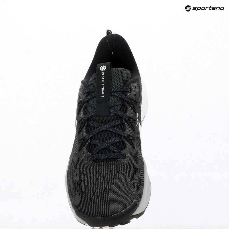Buty do biegania damskie Nike Pegasus Trail 5 black/white/anthracite/wolf grey 15