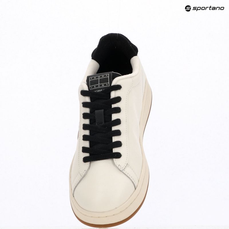 Buty damskie Tommy Jeans Archive Court ivory/black 9