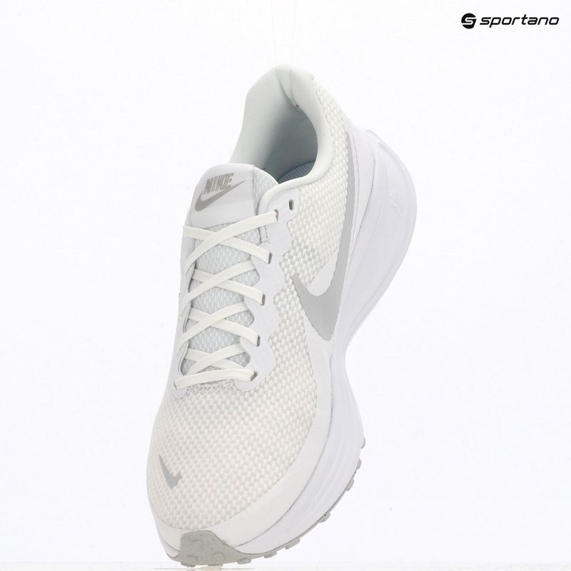 Buty do biegania męskie Nike Revolution 8 white/pure platinum 9