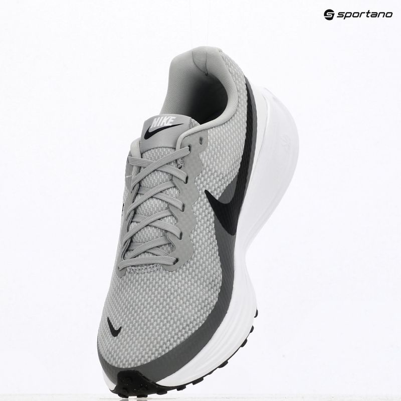 Buty do biegania męskie Nike Revolution 8 light smoke grey/smoke grey/white/black 11
