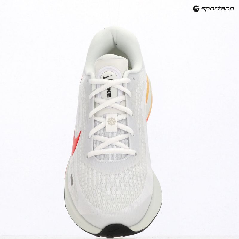 Buty do biegania męskie Nike Journey Run white/spruce aura/bright crimson 9