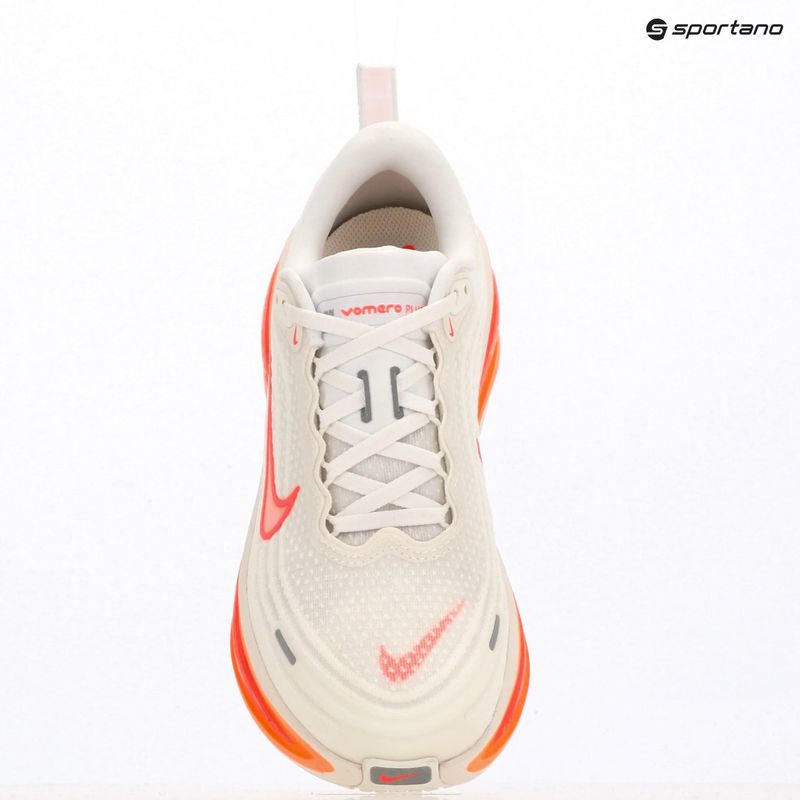 Buty do biegania damskie Nike Vomero Plus sail/white/orange pulse/hot lava 9