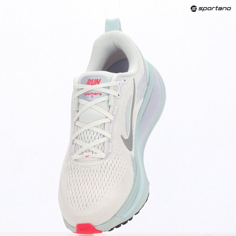 Buty do biegania damskie Nike Vomero 18 white/glacier blue/metallic silver 11