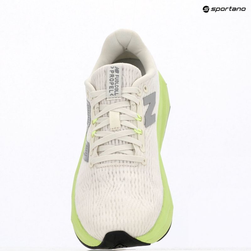 Buty do biegania damskie  New Balance FuelCell Propel V5 sea salt/afterglow 9