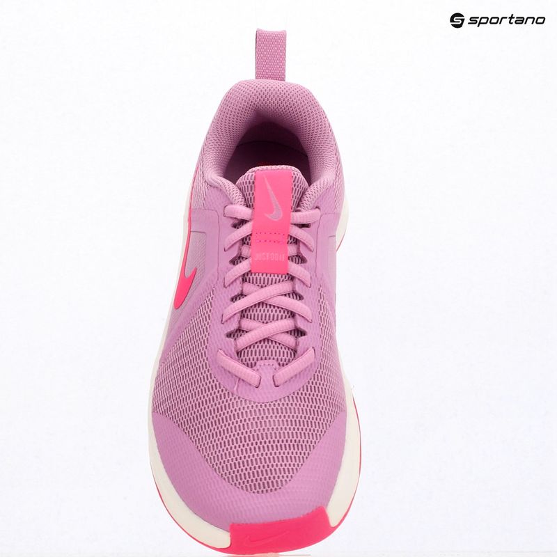 Buty treningowe damskie Nike MC Trainer 3 light magenta/sail/hyper pink 10