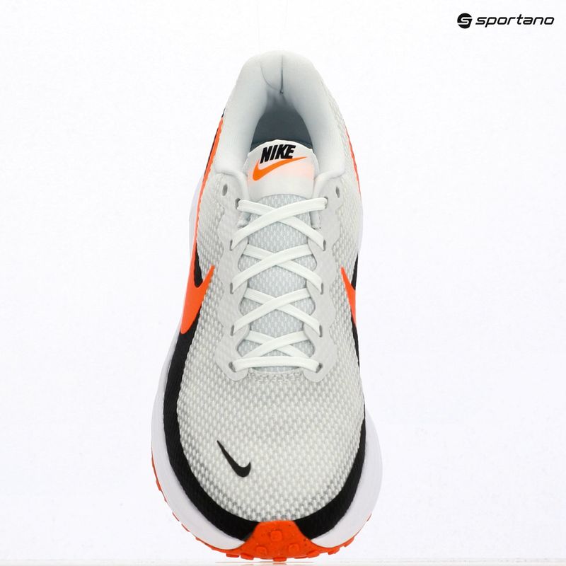 Buty do biegania męskie Nike Revolution 8 off white/white/black/total orange 6