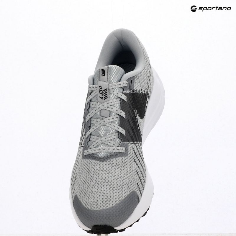 Buty do biegania męskie Nike Run Defy wolf grey/white/iron grey/black 6