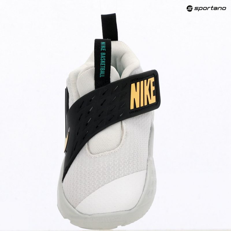 Buty dziecięce Nike Team Hustle D 12 white/black/clear emerald/topaz gold 6