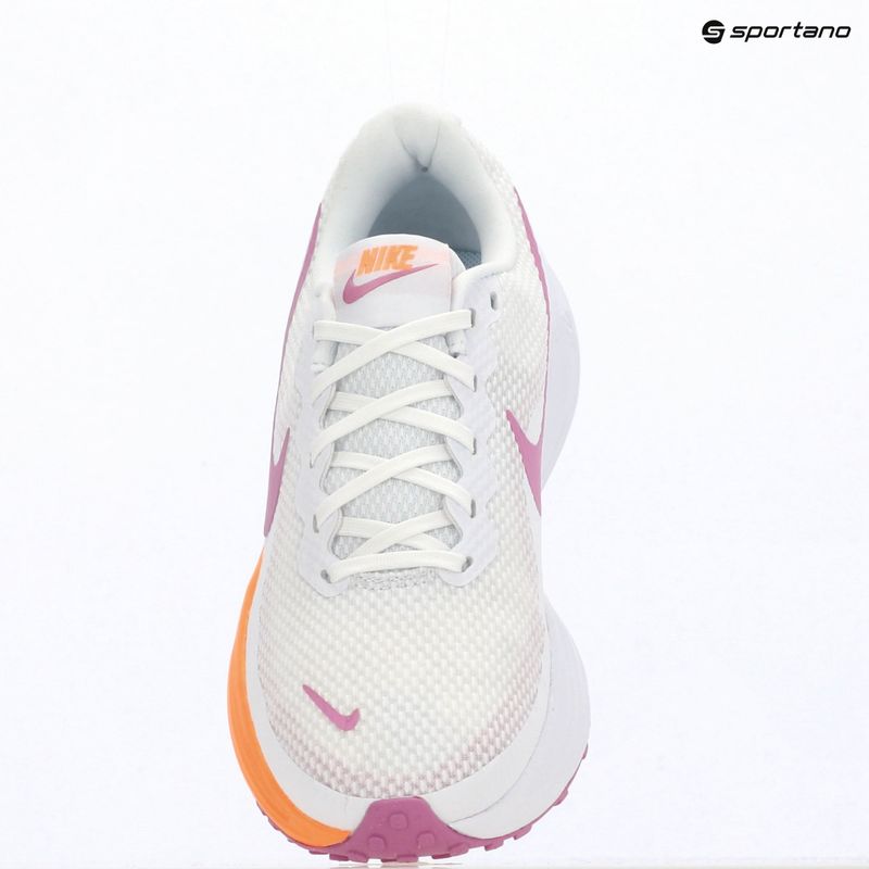 Buty do biegania damskie Nike Revolution 8 white/orange pulse/light magenta 6