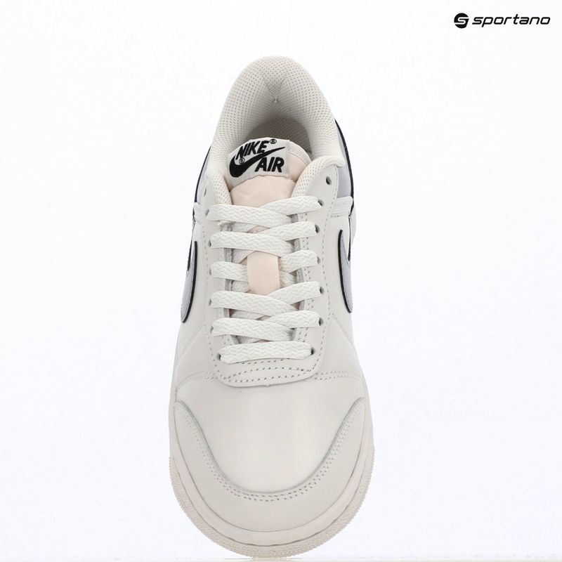 Buty damskie Air Jordan Skyline Low swan/black/metallic silver 6