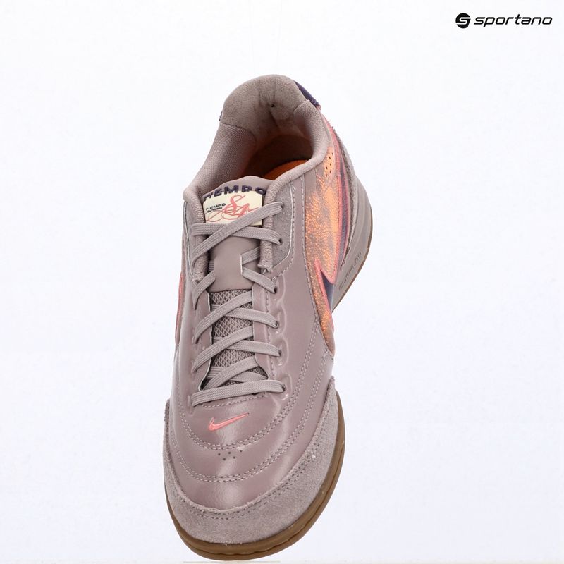 Buty piłkarskie męskie Nike Tiempo Streetgato PRM IC light violet ore/gum dark brown/peony 10