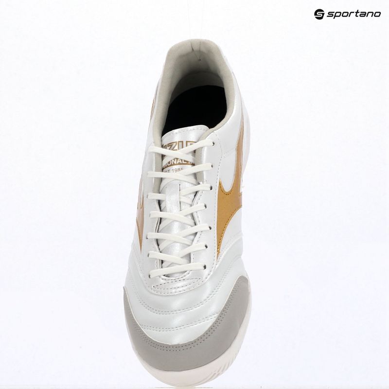 Buty piłkarskie Mizuno Morelia Sala Pro IN white/football gold/galaxy sil 12