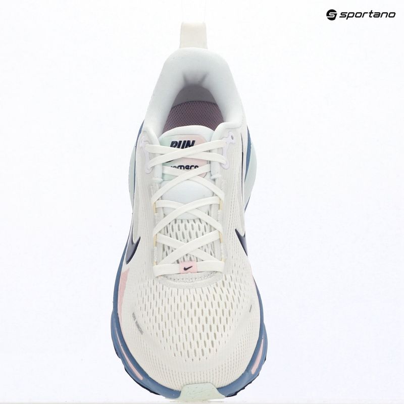 Buty do biegania damskie Nike Vomero 18 white/work blue/midnight navy 14