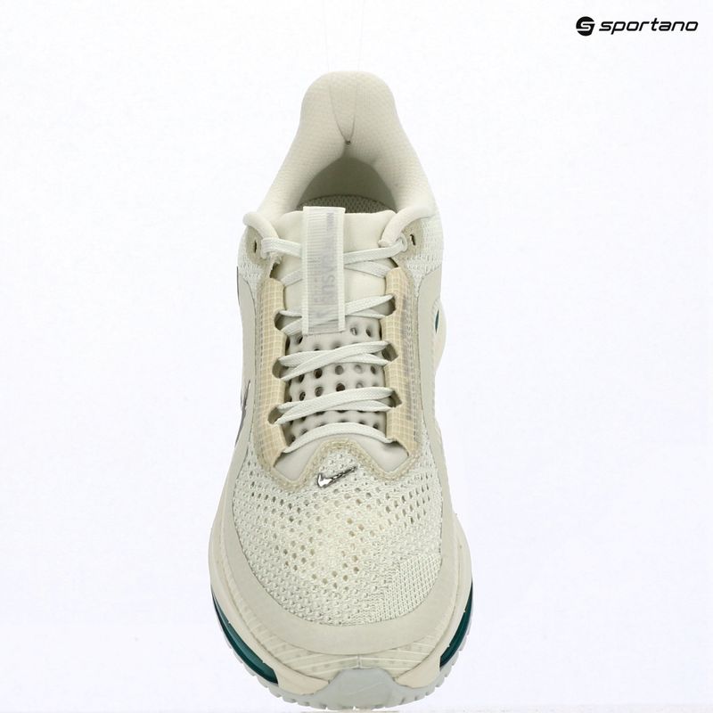 Buty do biegania damskie Nike Pegasus Premium sea glass/malachite/metallic silver 15