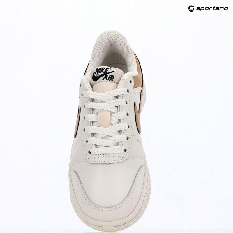 Buty damskie  Air Jordan Skyline Low swan/black/metallic gold 14