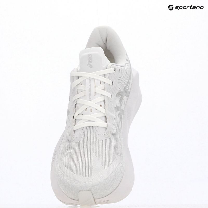 Buty do biegania męskie ASICS Novablast 6 white/white 9