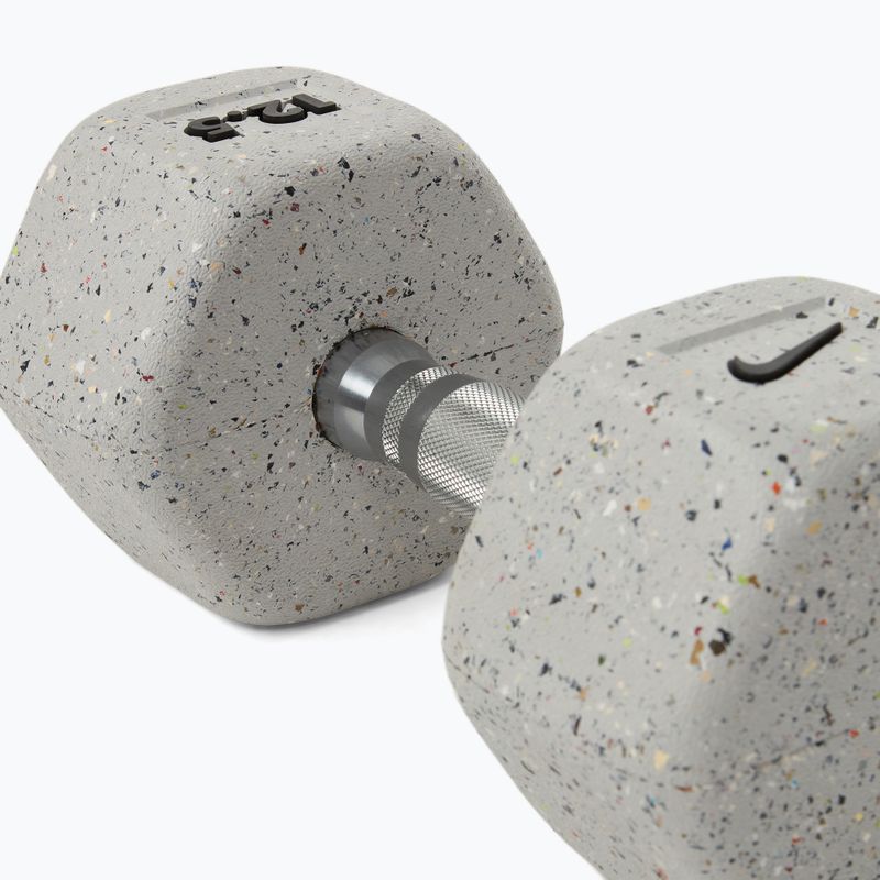 Hantel ogumowany Nike Strength Grind Hex Dumbbell 12,5 kg wolf grey 4