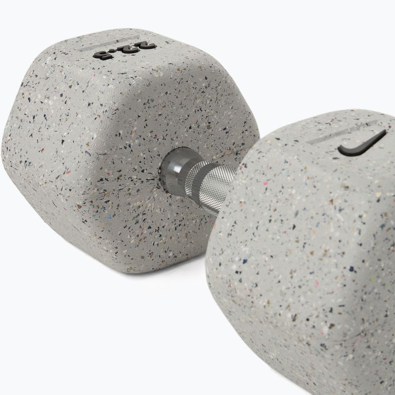 Hantel ogumowany Nike Strength Grind Hex Dumbbell 22,5 kg wolf grey 4