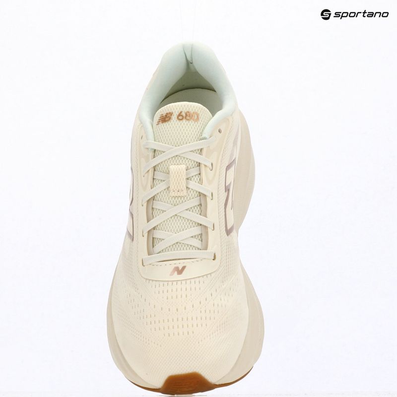 Buty do biegania damskie New Balance Fresh Foam 680's V9 beige 7