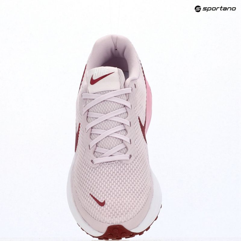 Buty do biegania damskie Nike Revolution 8 bleached lilac/white/pink smoke 18