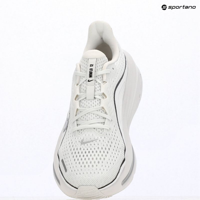 Buty do biegania damskie Nike Winflo 12 summit white/black/metallic silver 18
