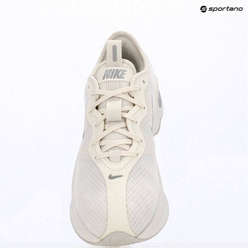Buty damskie Nike Motiva 2 summit white/phantom/metallic silver 11