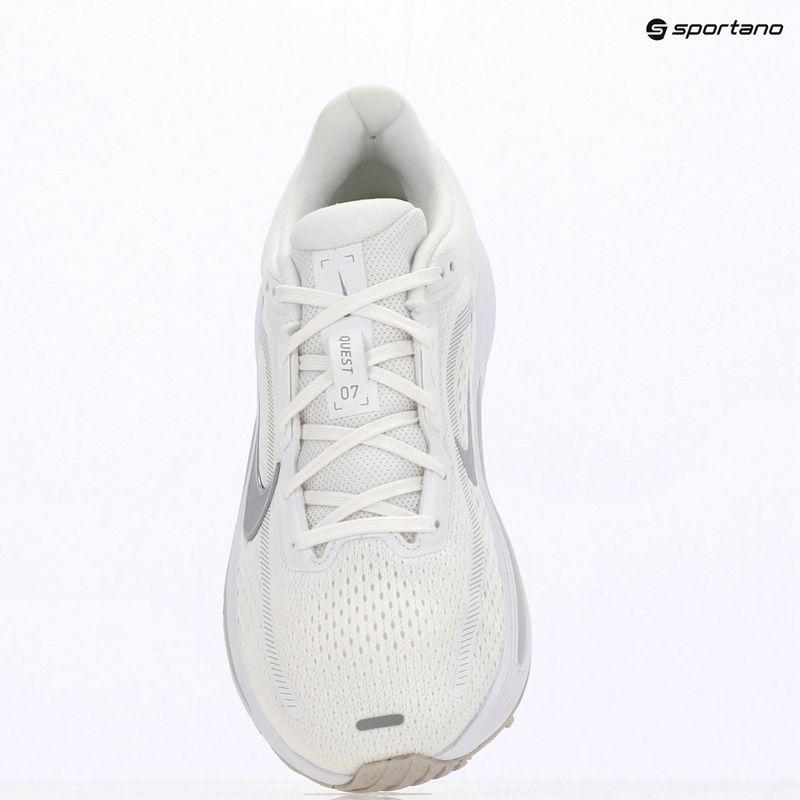 Buty do biegania damskie Nike Quest 7 white/vast grey/vast grey/wolf grey 18