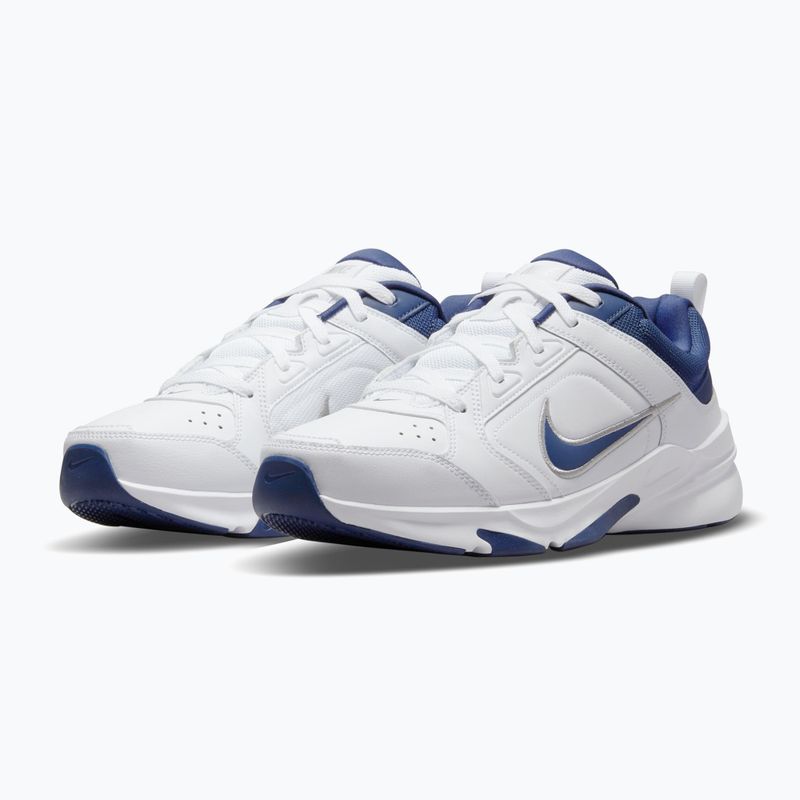 Buty treningowe męskie Nike Defy All Day white/metallic silver/midnight navy 3