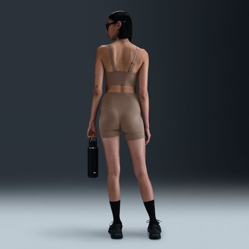 Biustonosz treningowy Nike Alate Medium Support Longline mink brown/white 12