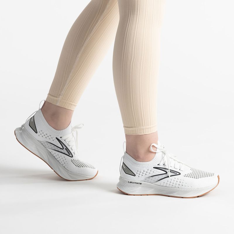 Buty do biegania damskie Brooks Levitate StealthFit 6 white/bran 2