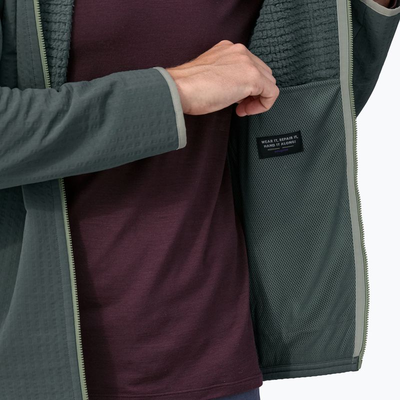 Kurtka softshell męska Patagonia R2 TechFace nouveau green 7
