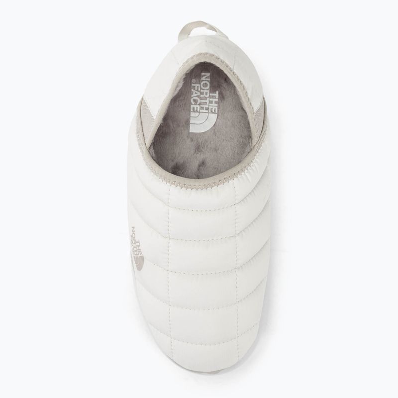 Kapcie damskie The North Face Thermoball Traction Mule V gardenia white/silvergrey 5