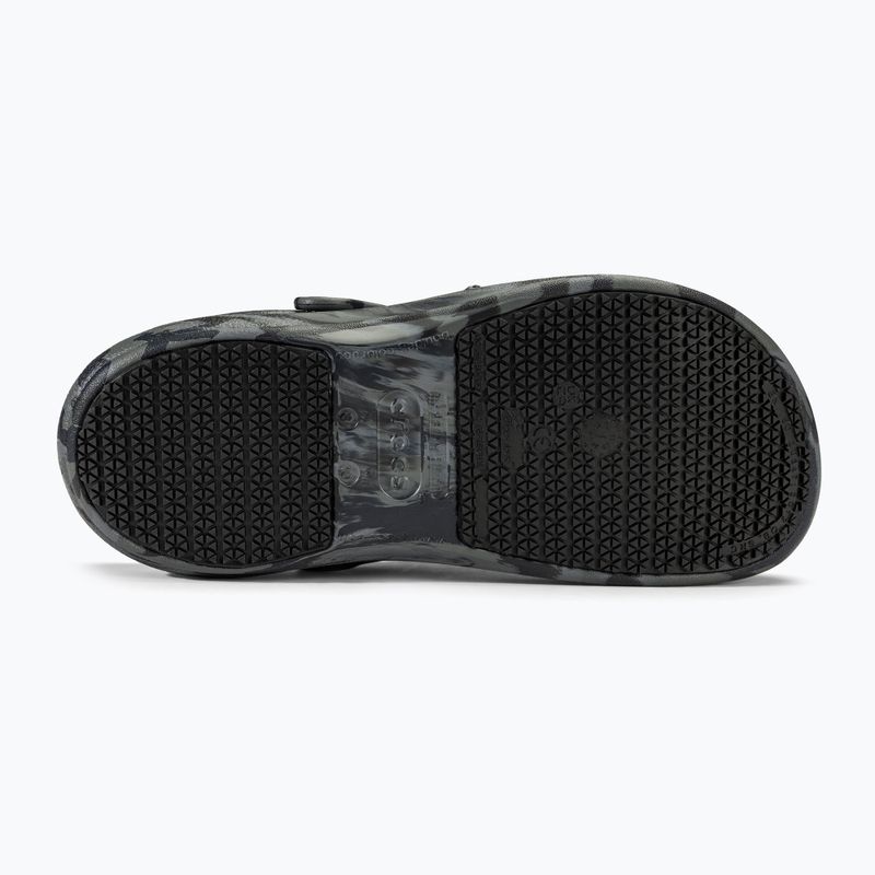 Klapki Crocs Bistro Work Graphic Clog deep navy/multi 5