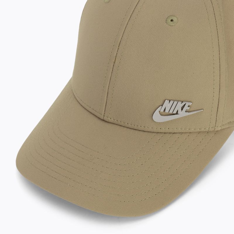 Czapka z daszkiem Nike Dri-Fit Club khaki/metallic silver 3
