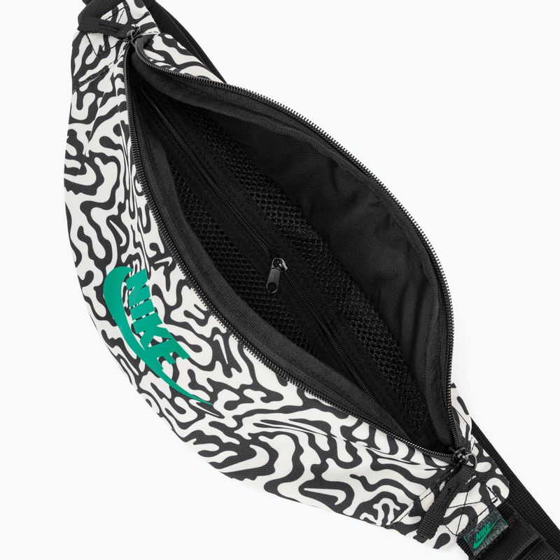 Saszetka nerka Nike Heritage Waistpack 3 l black/coconut milk/stadium green 6