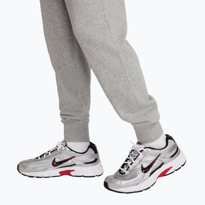 Spodnie męskie Nike Club French Terry Joggers dark grey heather/light smoke grey/white 7
